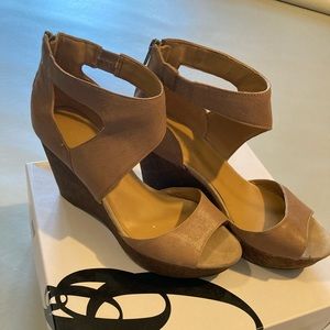Nine West Adorable Tan Wedge sandals. Worn
